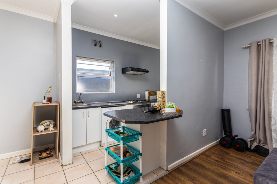 1 Bedroom Property for Sale in Kenilworth Western Cape